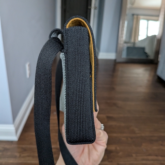 Rothy's The Belt Bag Grey Mist READ - Picture 7 of 9